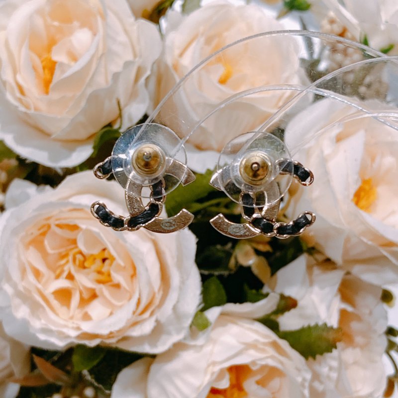 TW4544 Chanel 香奈兒經典雙c皮穿鏈雙色金色耳環1.6cm CC Logo Earrings Black Leather/Crystal x GHW-3