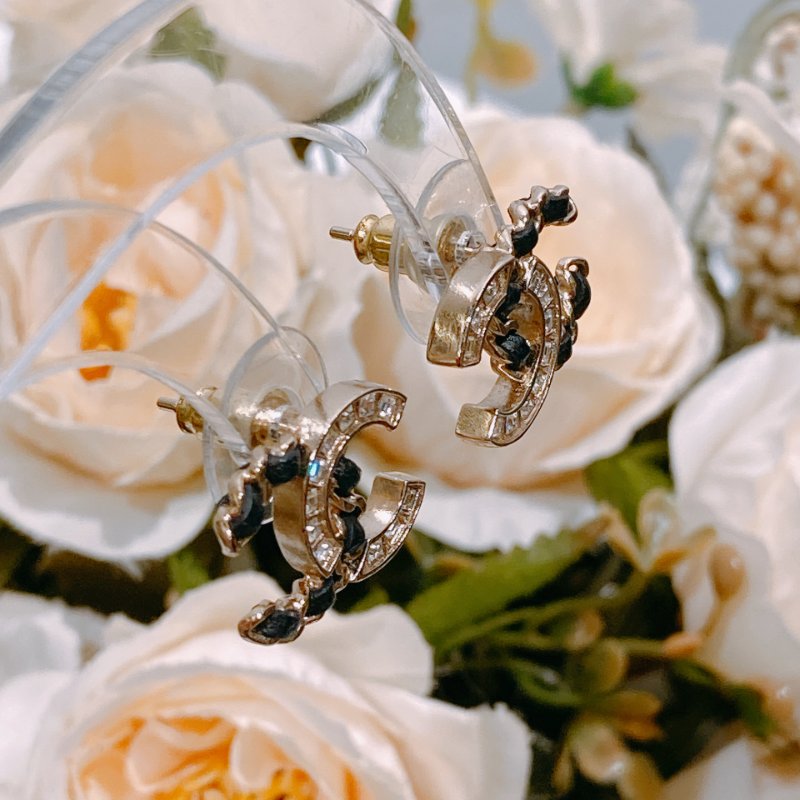 TW4544 Chanel 香奈兒經典雙c皮穿鏈雙色金色耳環1.6cm CC Logo Earrings Black Leather/Crystal x GHW-5