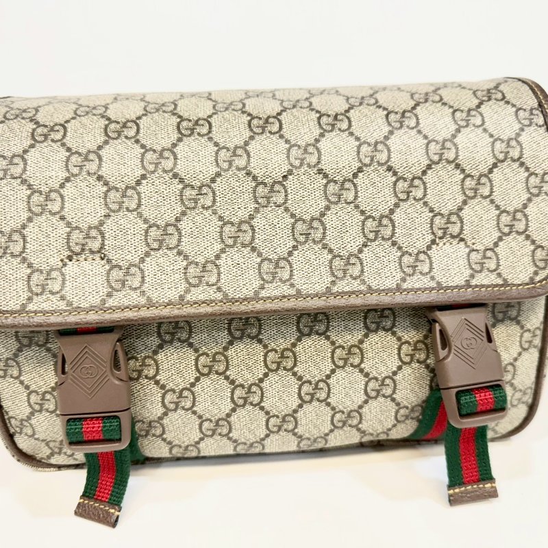 GUCCI原花Supreme拉鍊下蓋雙釦綠紅綠背帶郵差包760123-6