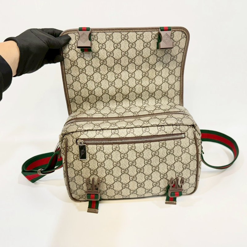 GUCCI原花Supreme拉鍊下蓋雙釦綠紅綠背帶郵差包760123-8