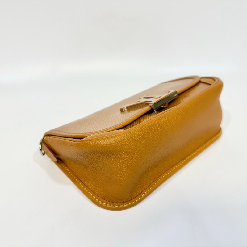 LV 蜜黃EPI牛皮大logo下蓋Buci法棍包M59459-9
