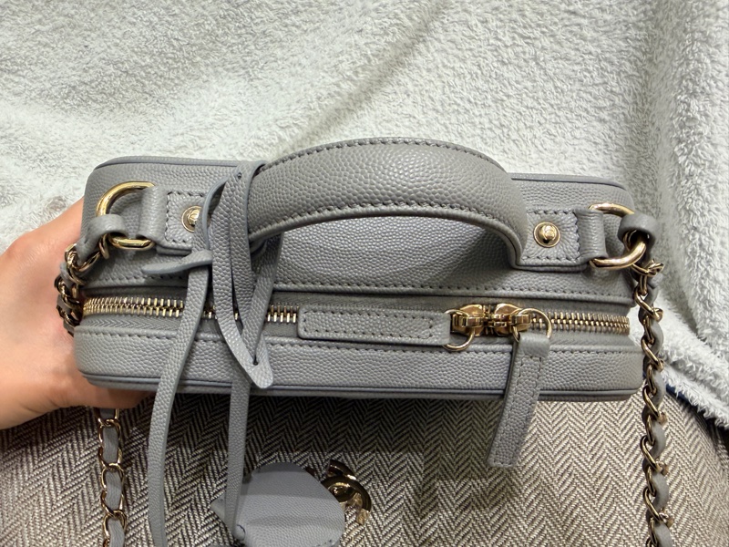 香奈兒Vivienne 相機包~非常新、中號荔枝皮29開-1