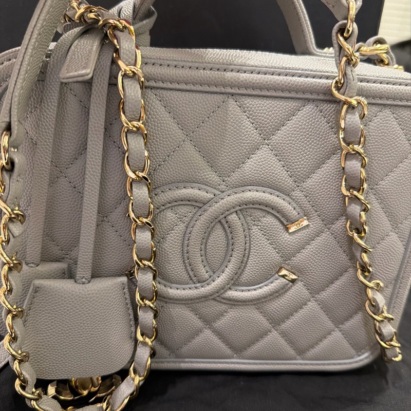 香奈兒Vivienne 相機包~非常新、中號荔枝皮29開-4