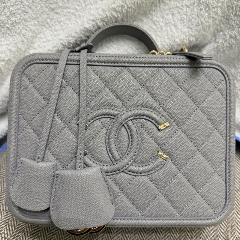 香奈兒Vivienne 相機包~非常新、中號荔枝皮29開-5