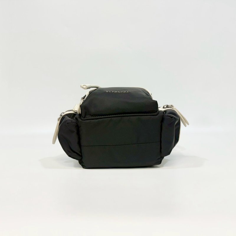 BURBERRY黑拚白邊尼龍戰馬格紋雙肩後背包4080196-2