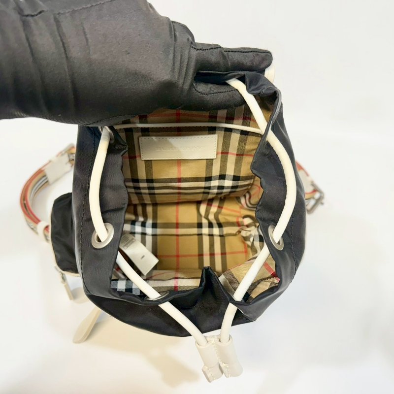 BURBERRY黑拚白邊尼龍戰馬格紋雙肩後背包4080196-5