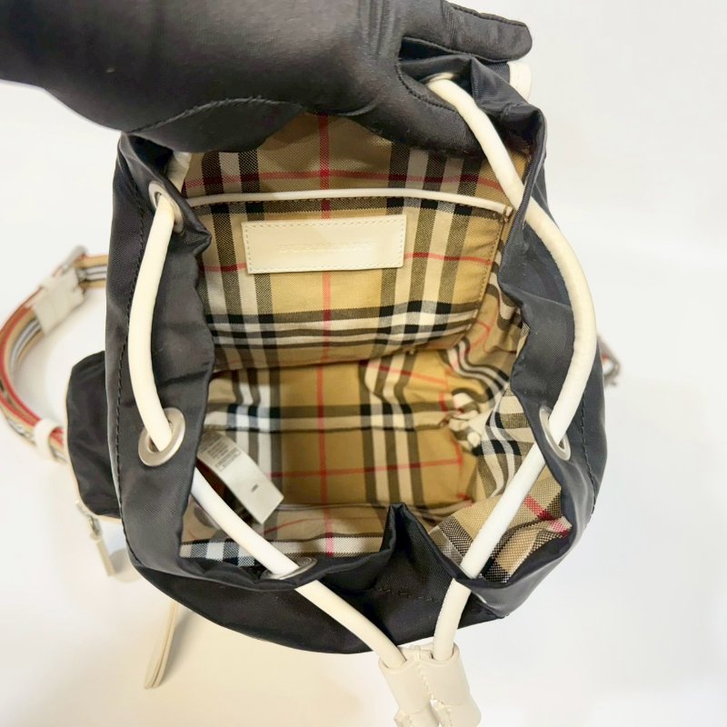 BURBERRY黑拚白邊尼龍戰馬格紋雙肩後背包4080196-7