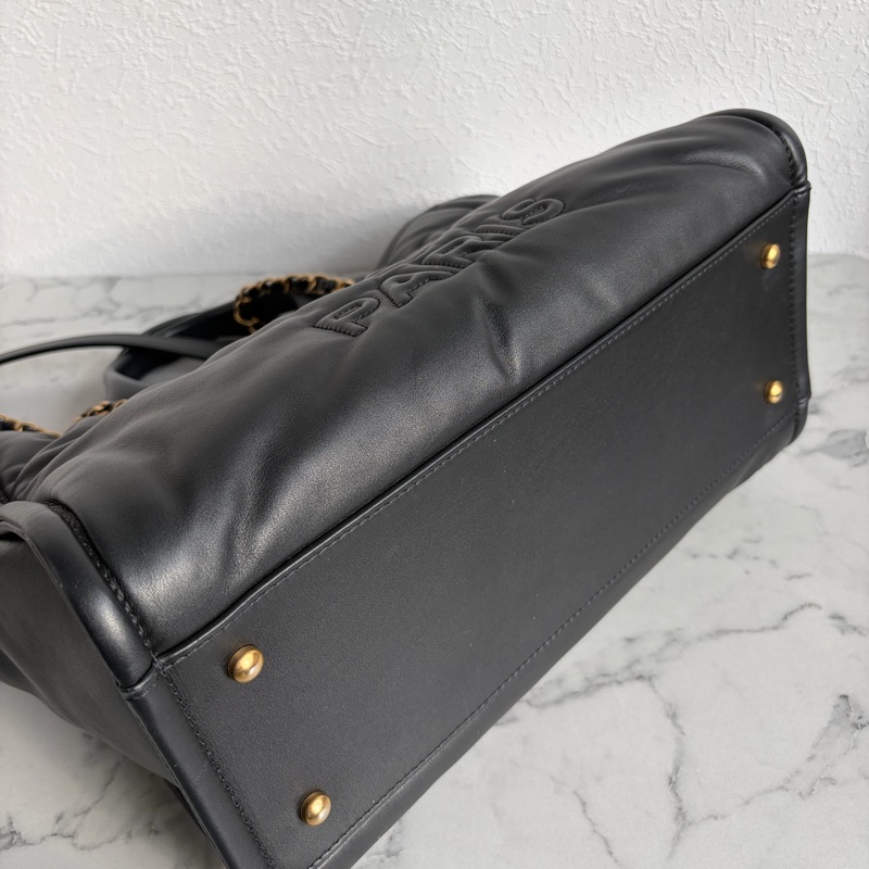 Chanel 黑色皮革沙灘包～～輕量版-6