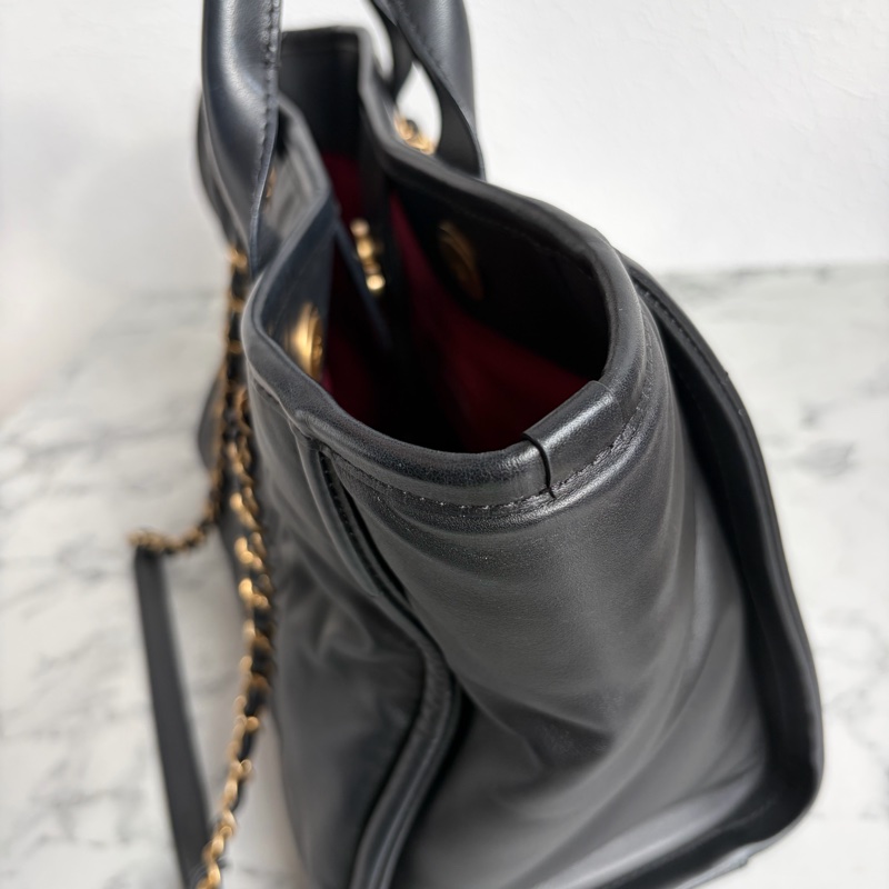 Chanel 黑色皮革沙灘包～～輕量版-17