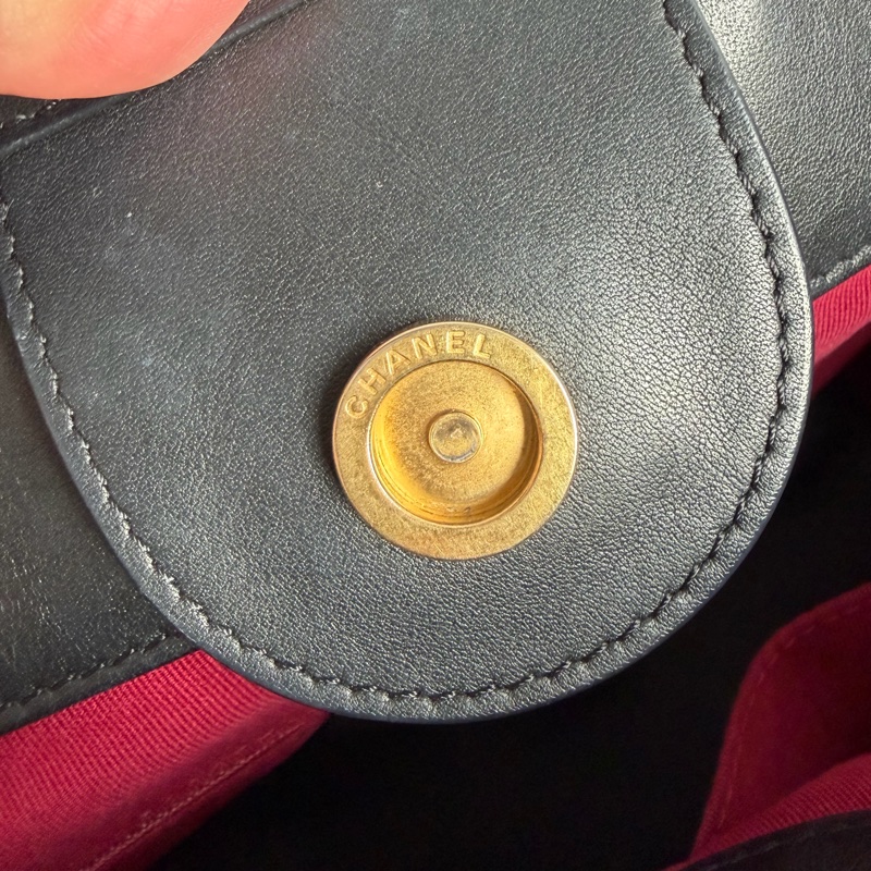 Chanel 黑色皮革沙灘包～～輕量版-19