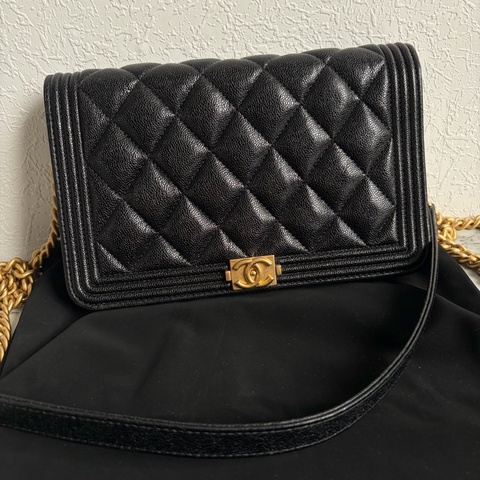 Chanel 黑色荔枝紋金釦boy woc~~