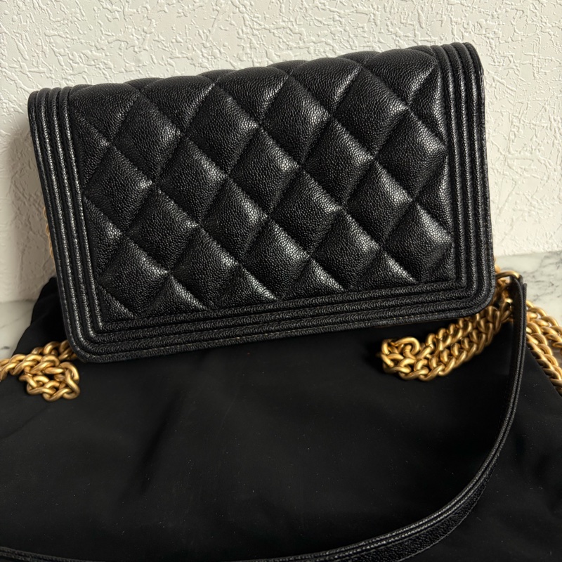 Chanel 黑色荔枝紋金釦boy woc~~-1