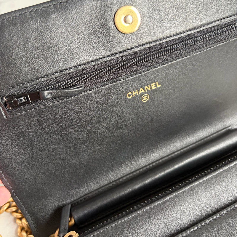 Chanel 黑色荔枝紋金釦boy woc~~-5
