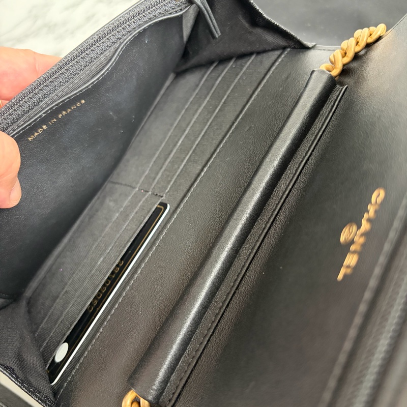 Chanel 黑色荔枝紋金釦boy woc~~-7