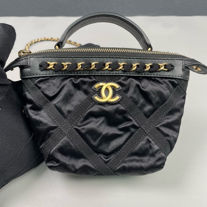 Chanel 黑金迷你緞面餃子包 斜背包-9