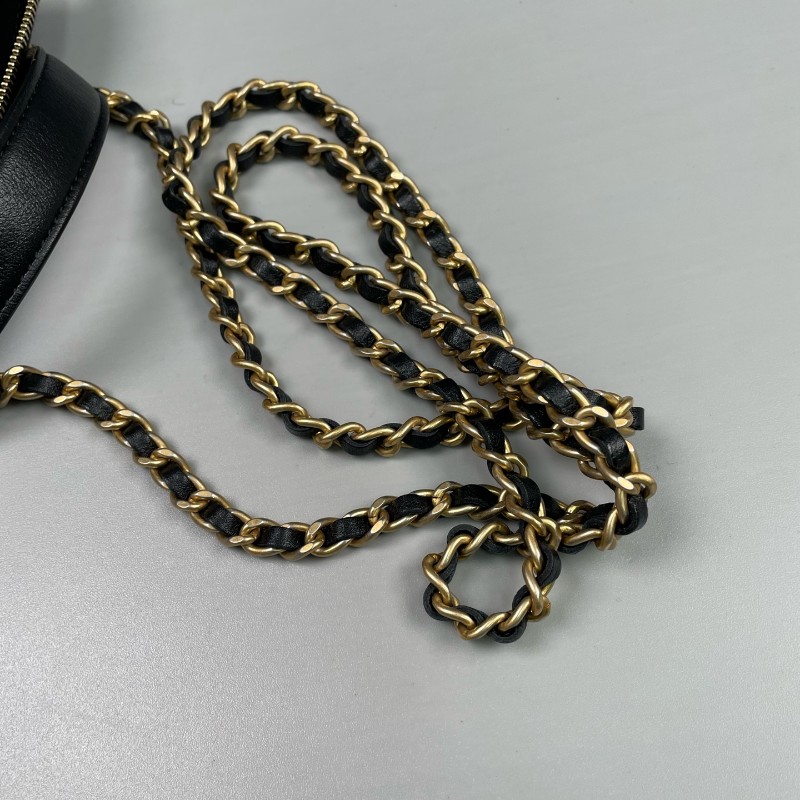 Chanel 黑金迷你緞面餃子包 斜背包-21