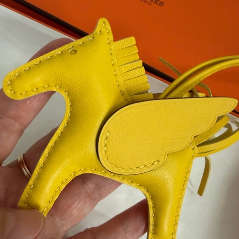 Hermes 黃色飛馬～全新