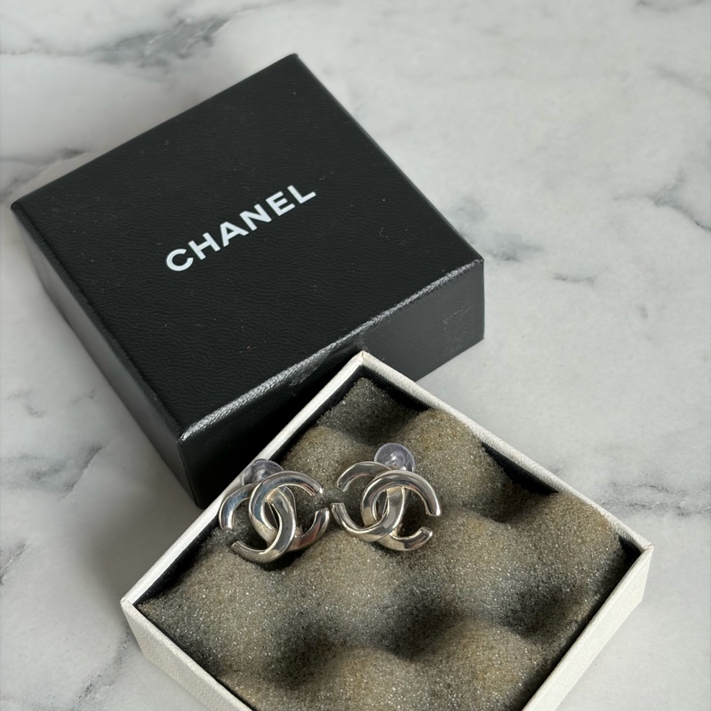 Chanel 銀色雙c夾式耳環～夾式-9