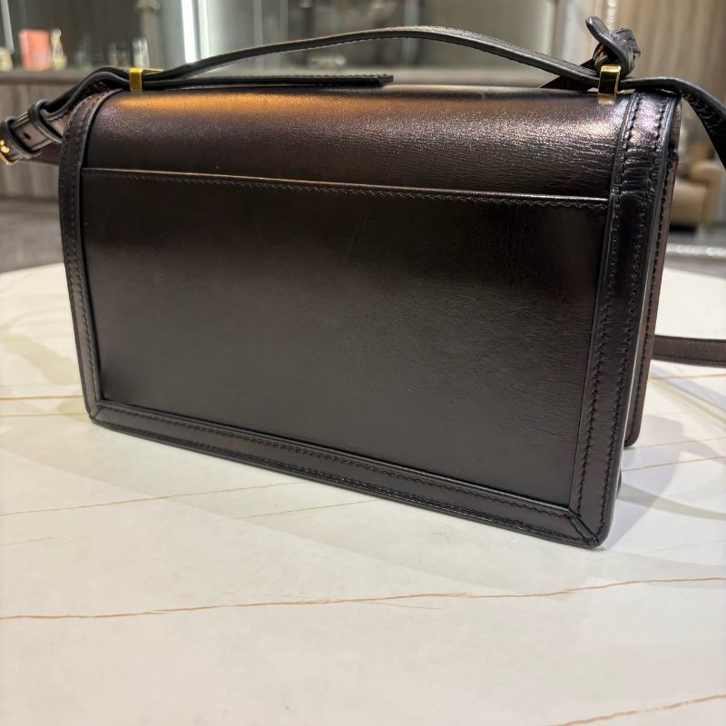 *SHIHNA名牌精品* LOEWE Barcelona 小牛皮金釦掀蓋斜背包 黑色中號-1
