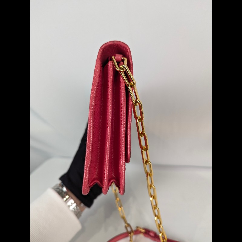 莉亞精品♡PRADA 桃紅金鍊包 二手美包-3