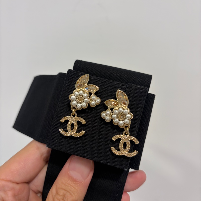香奈兒Chanel 花朵雙C耳環-4