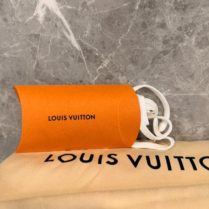 Louis Vuitton – Luxembourg Trainer 全白壓紋小白鞋 全新 全配(僅試穿) 男鞋-23