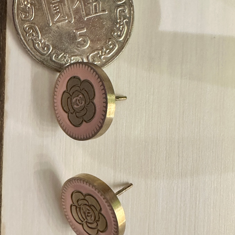 香奈兒粉色山茶花耳環-1