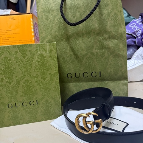 Gucci雕刻版雙G皮帶 細款