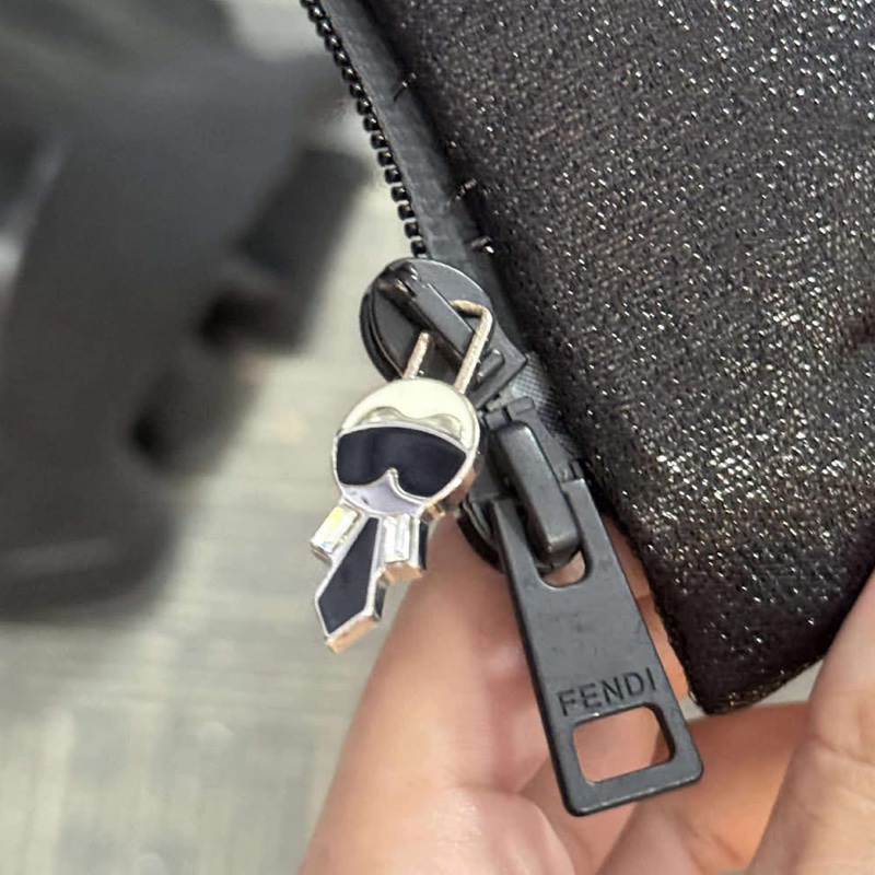 FENDI羽絨背心外套-10