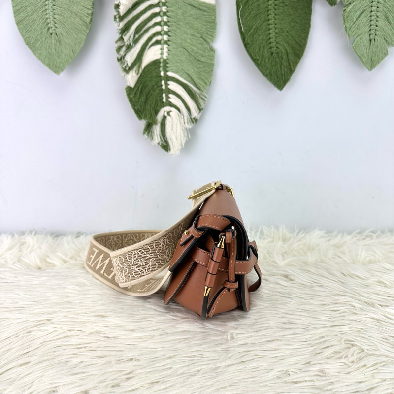 LOEWE Mini Gate 焦糖色馬鞍包 斜肩包-3