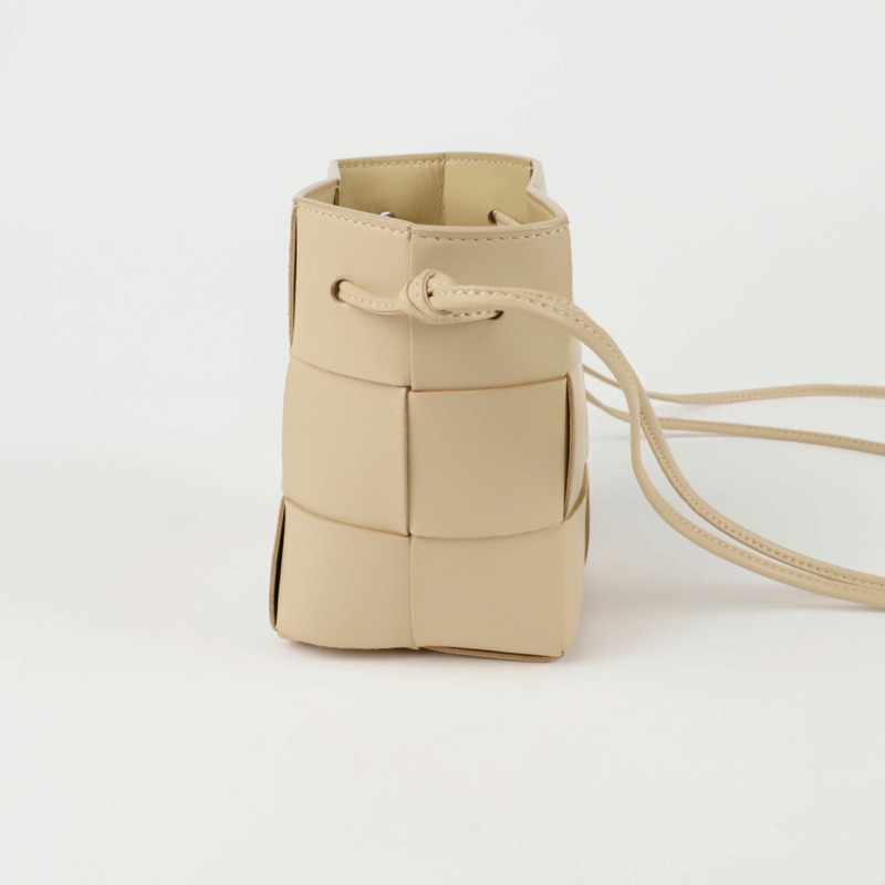 BOTTEGA VENETA 680217 迷你水桶肩斜背包-2