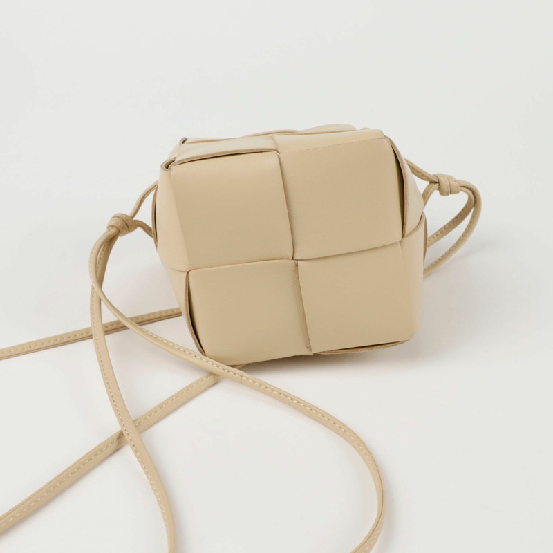 BOTTEGA VENETA 680217 迷你水桶肩斜背包-5