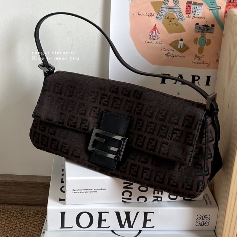Fendi 芬迪肩背包📀黑銀金屬老花滿版-1