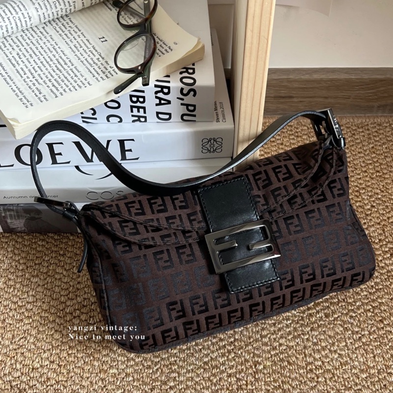 Fendi 芬迪肩背包📀黑銀金屬老花滿版-2