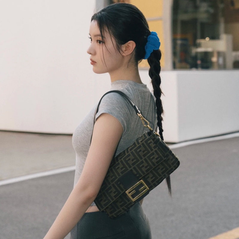 Fendi 芬迪肩背包📀黑銀金屬老花滿版-3