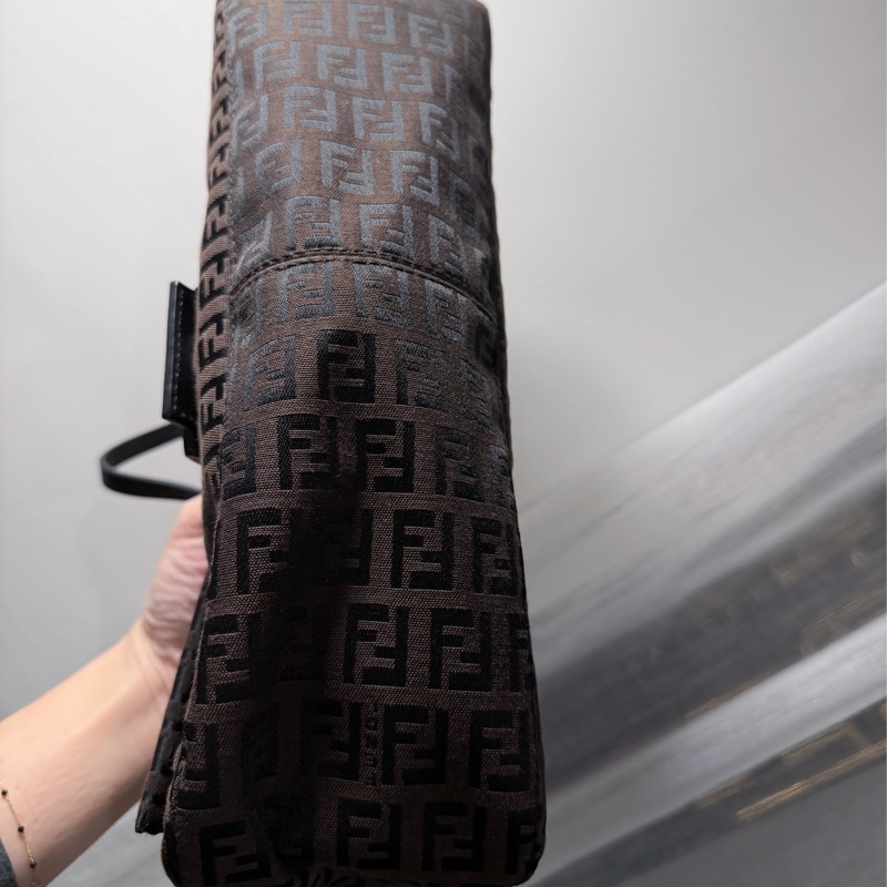 Fendi 芬迪肩背包📀黑銀金屬老花滿版-9