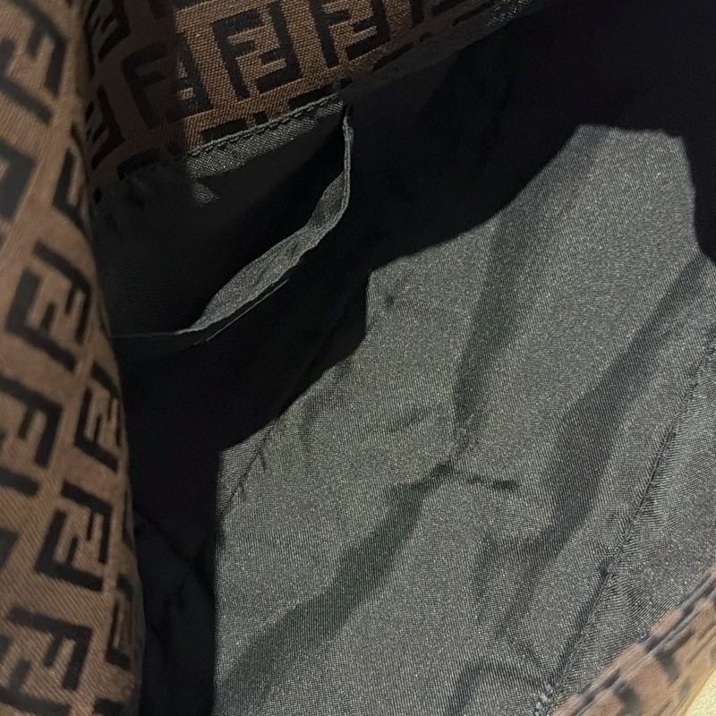 Fendi 肩背法棍包-金屬黑暗紋老花🗼艾蜜莉在巴黎Fendi回歸-5