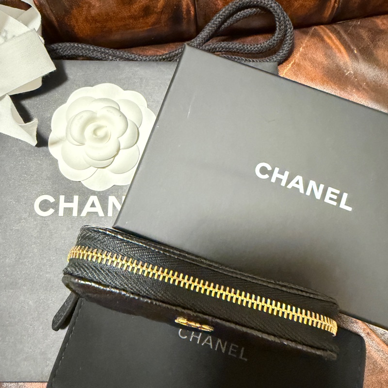 全新日本專櫃購入 Chanel 香奈兒 經典拉鍊零錢包 黑色金鏈荔枝皮 香奈兒荔枝皮 零錢包 粒紋小牛皮-9