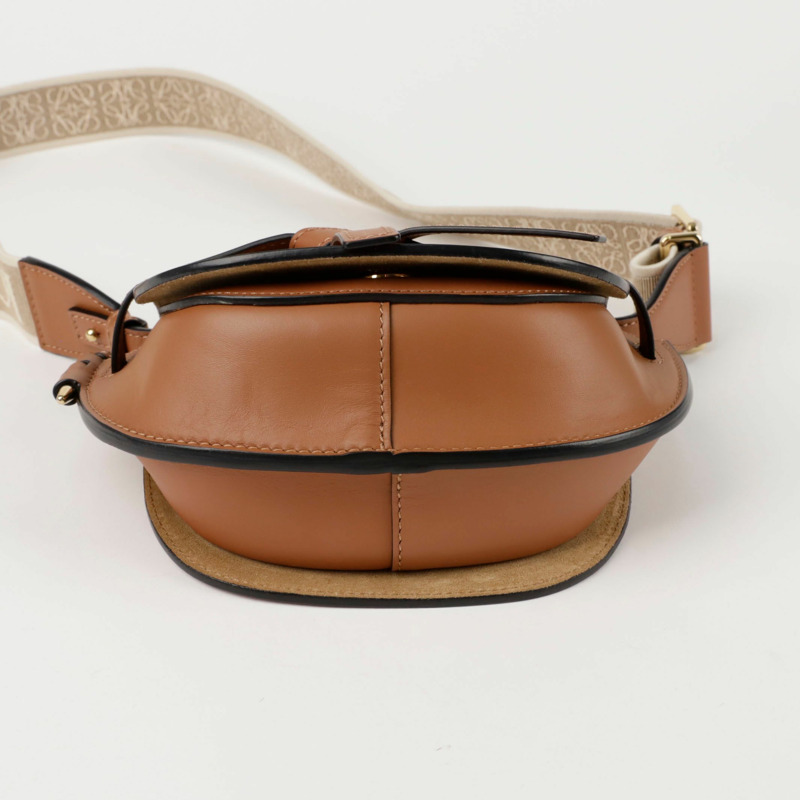 LOEWE A650N46X13 Gate 雙肩迷你斜背包-8