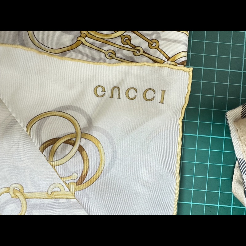 Gucci絲巾-1