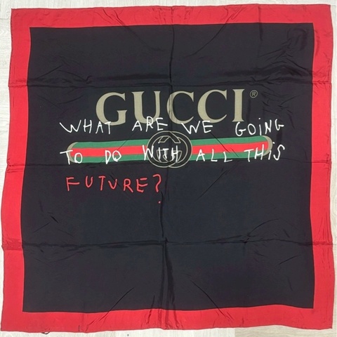 ✨近新閒置Gucci 古馳 print 藝術家聯名塗鴉logo 大絲巾