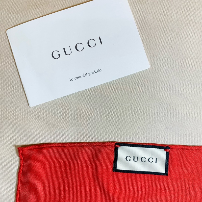 ✨近新閒置Gucci 古馳 print 藝術家聯名塗鴉logo 大絲巾-3