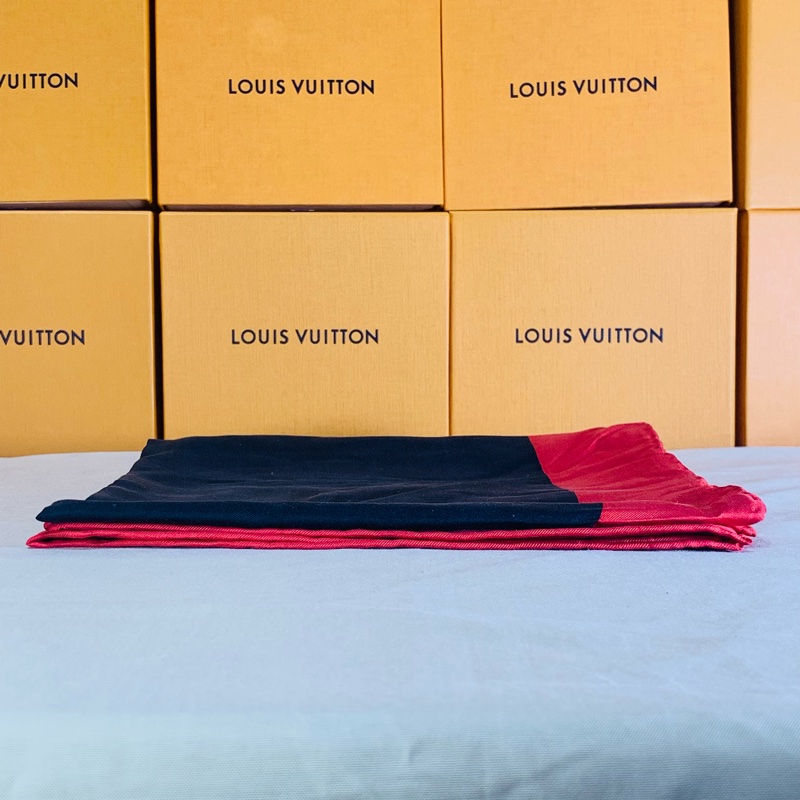 ✨近新閒置Gucci 古馳 print 藝術家聯名塗鴉logo 大絲巾-6