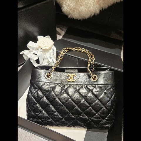 CHANEL 黑金雙C Logo 菱格紋小牛皮肩揹托特包