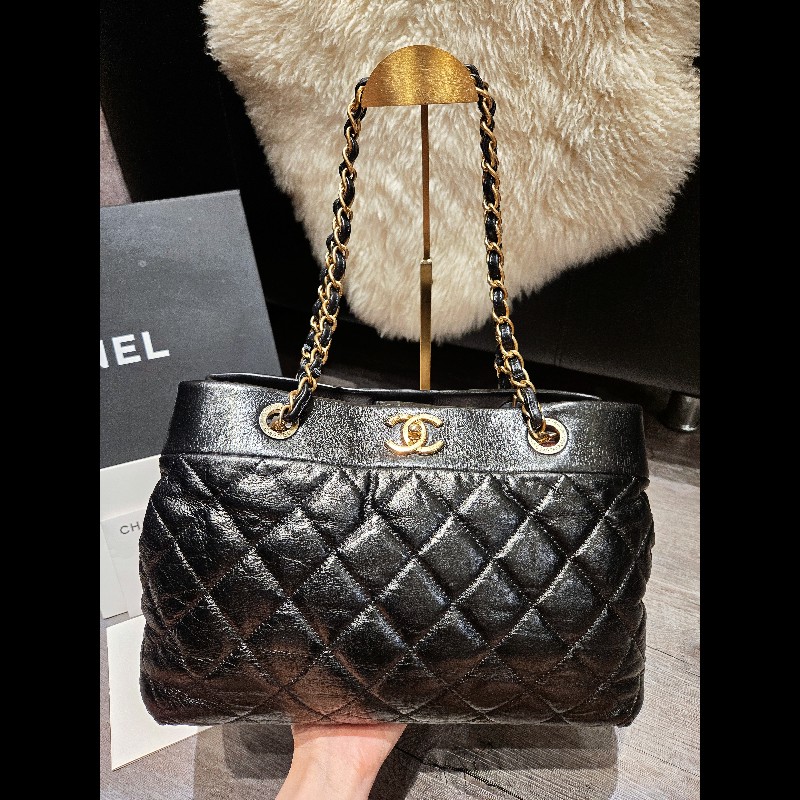 CHANEL 黑金雙C Logo 菱格紋小牛皮肩揹托特包-7