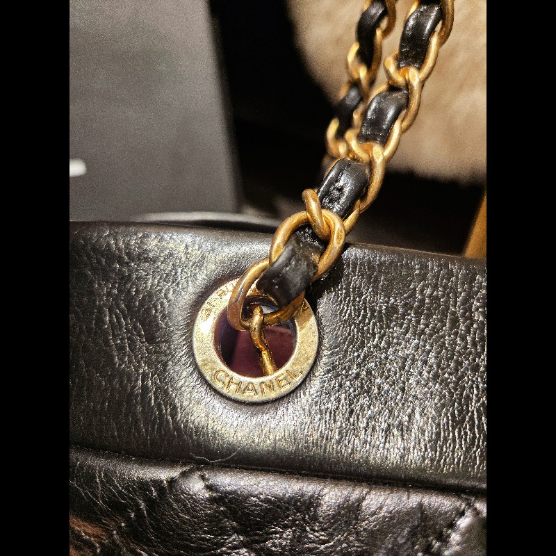 CHANEL 黑金雙C Logo 菱格紋小牛皮肩揹托特包-19