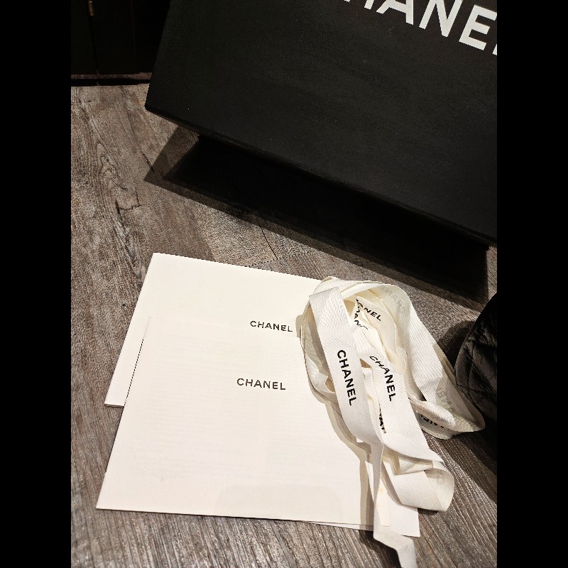 CHANEL 黑金雙C Logo 菱格紋小牛皮肩揹托特包-24