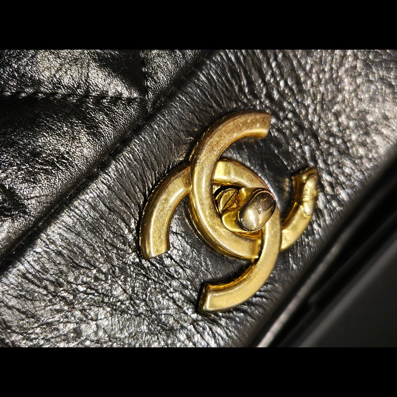 CHANEL 黑金雙C Logo 菱格紋小牛皮肩揹托特包-28