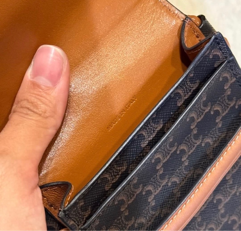 CELINE 老花小羊皮拼接翻蓋手機包斜背包(深咖/咖)-2