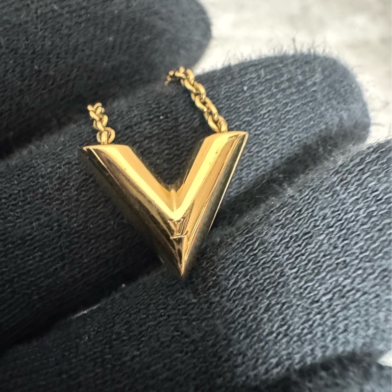 正品Lv 經典v型項鍊-3